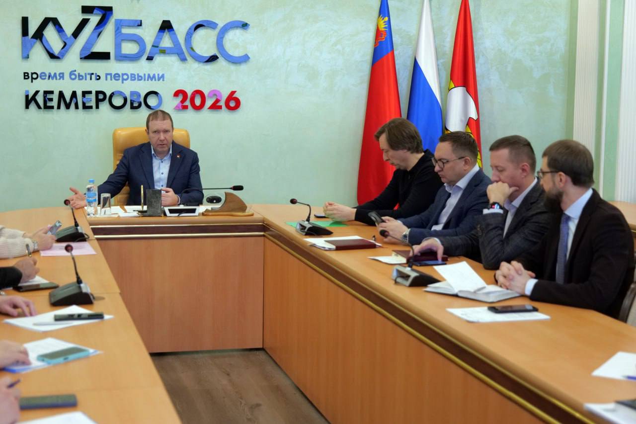 Мэр Кемерова встретился с представителями «Чистого города» после жалоб на невывоз мусора