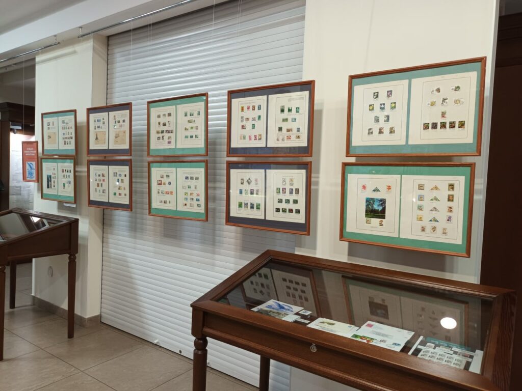 История Кузбасса в марках: в Новокузнецке открыли выставку на основе частной коллекции филателиста