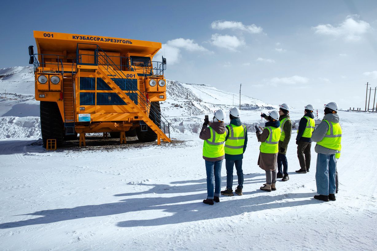 «Кузбассразрезуголь» установил рекорд по числу промышленных туристов в 2025 году