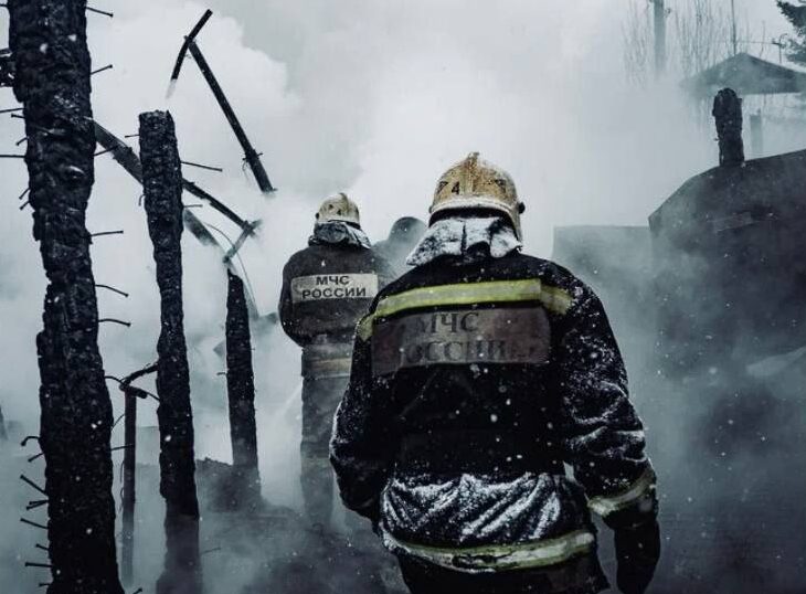 Кузбасские пожарные 12 раз за сутки выезжали на тушение огня