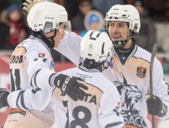 Схватка в пурге: хоккейный «Кузбасс» одержал трудную победу над аутсайдером