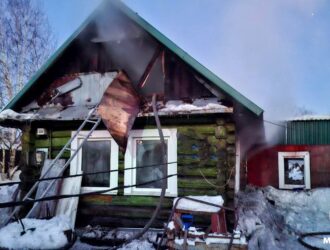 Жилой дом загорелся в Прокопьевске