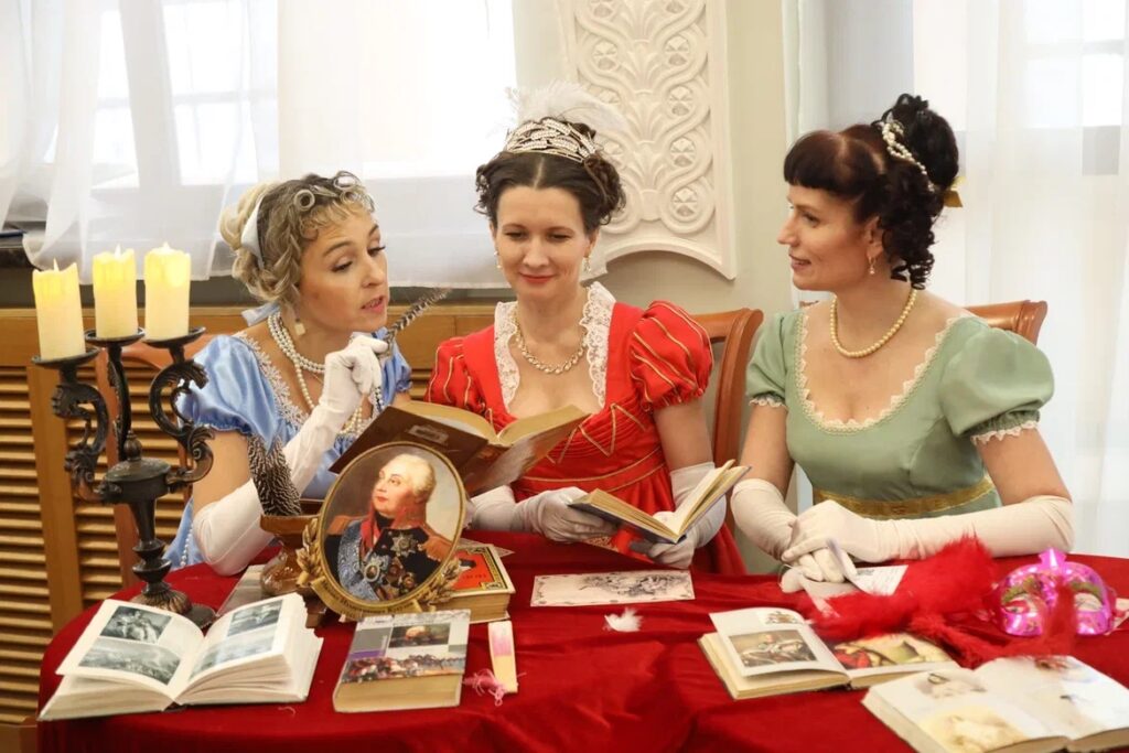 Ощутили атмосферу эпохи ампир: в Новокузнецке состоялся Кутузовский бал