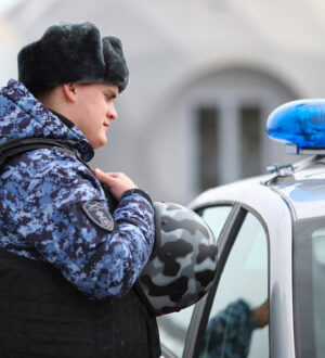 В Белове с междугороднего рейса сняли агрессивного пассажира в нетрезвом виде