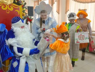 В преддверии Рождества в Кузбассе более 3 тысяч детей получили подарки