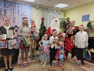 В Междуреченске более сотни ребят получили подарки в рамках акции «Рождество для всех и каждого»