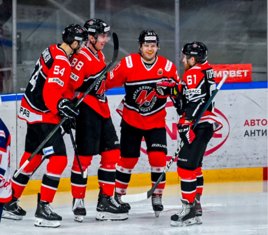 Домашний матч «Металлурга» можно смотреть в прямом эфире на «10 канале»