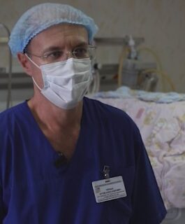 Детский реаниматолог рассказал, как в Кузбассе спасают больных младенцев