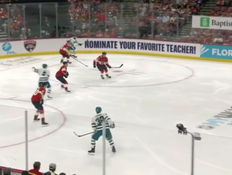 Дмитрий Орлов победил Сергея Бобровского в кузбасском дерби в НХЛ