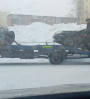 В Кузбассе бесправник приехал ставить машину на учет в ГАИ и попал на штраф