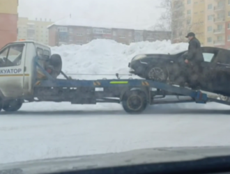 В Кузбассе бесправник приехал ставить машину на учет в ГАИ и попал на штраф