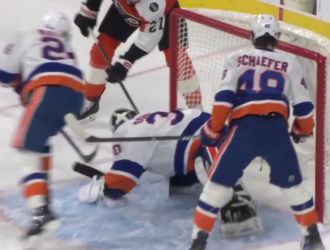 Илья Сорокин в матче против «Филадельфии» оформил шестой «сухарь» в сезоне НХЛ