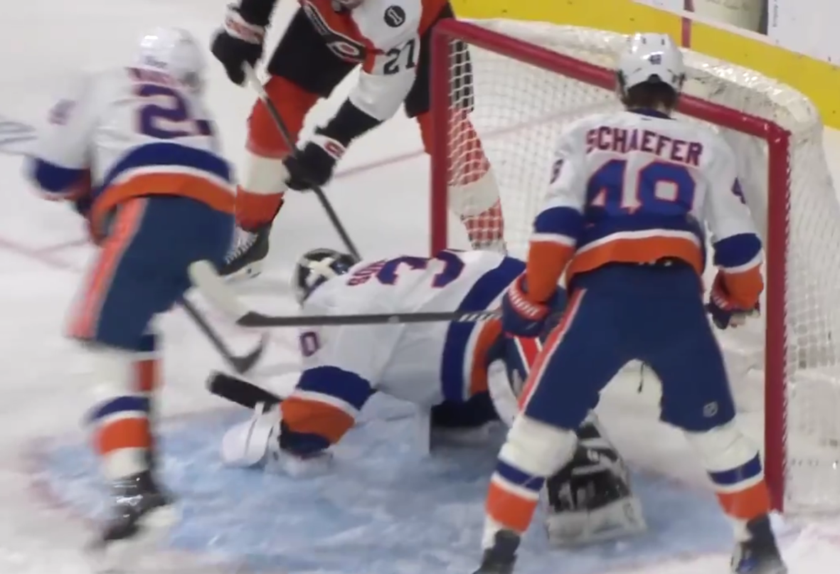 Илья Сорокин в матче против «Филадельфии» оформил шестой «сухарь» в сезоне НХЛ