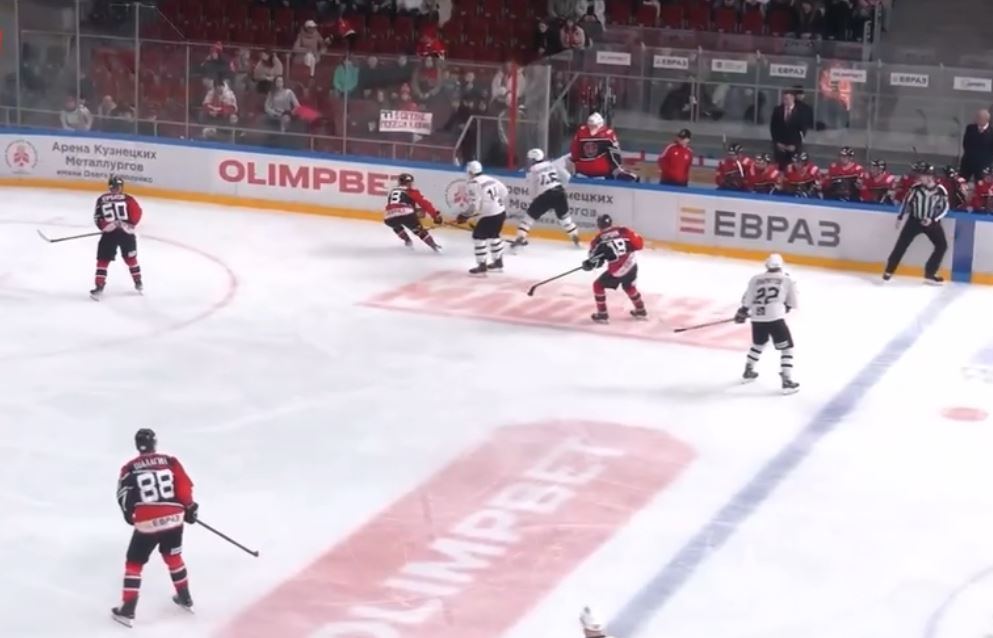 Новокузнецкий «Металлург» в трудной борьбе одолел «Челмет»