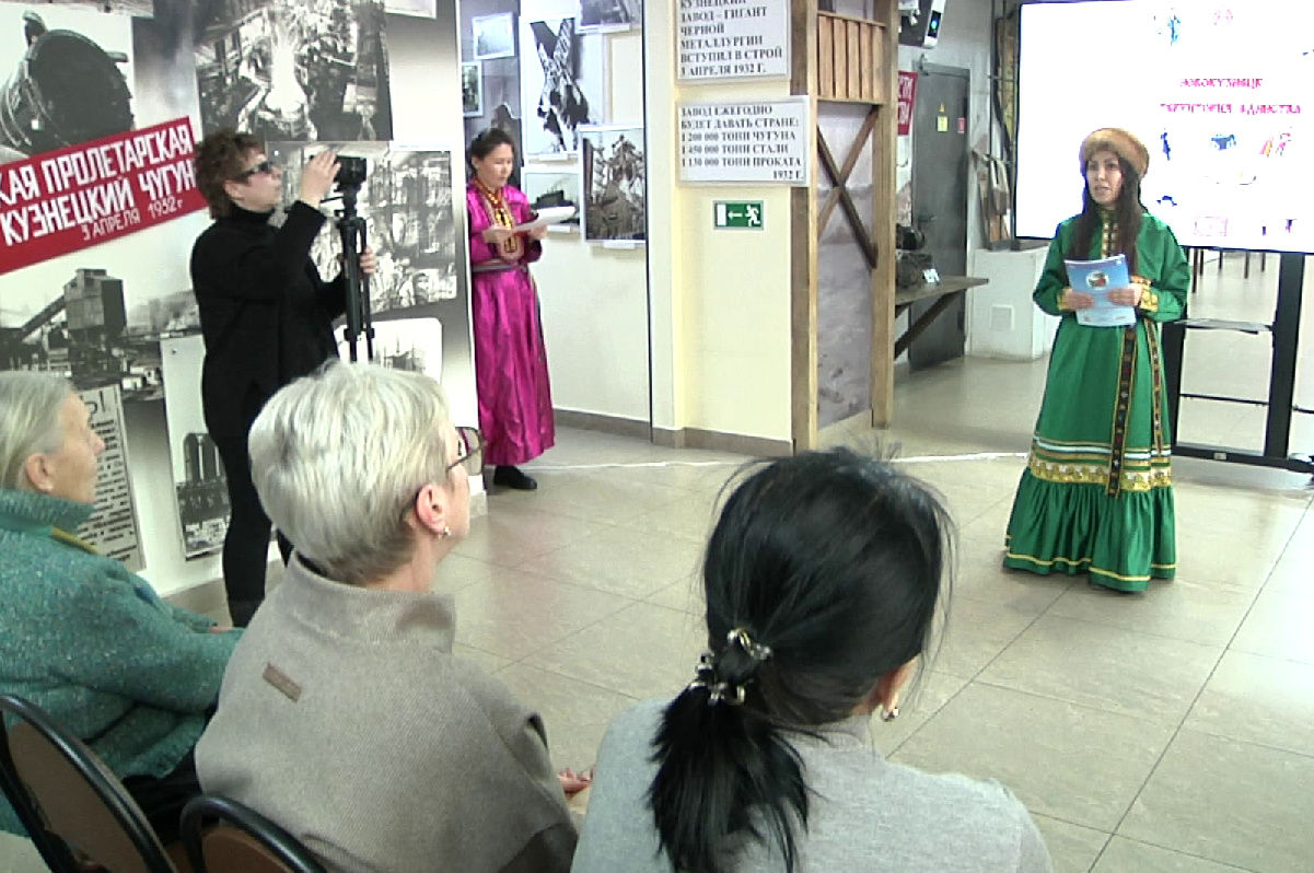 В Новокузнецке открыли выставку, посвященную Году единства народов России