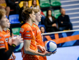 Волейбольный «Кузбасс» всухую проиграл «Динамо-Уралу»