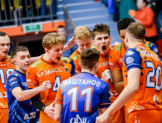 Волейбольный «Кузбасс» одержал вторую гостевую победу подряд в Суперлиге