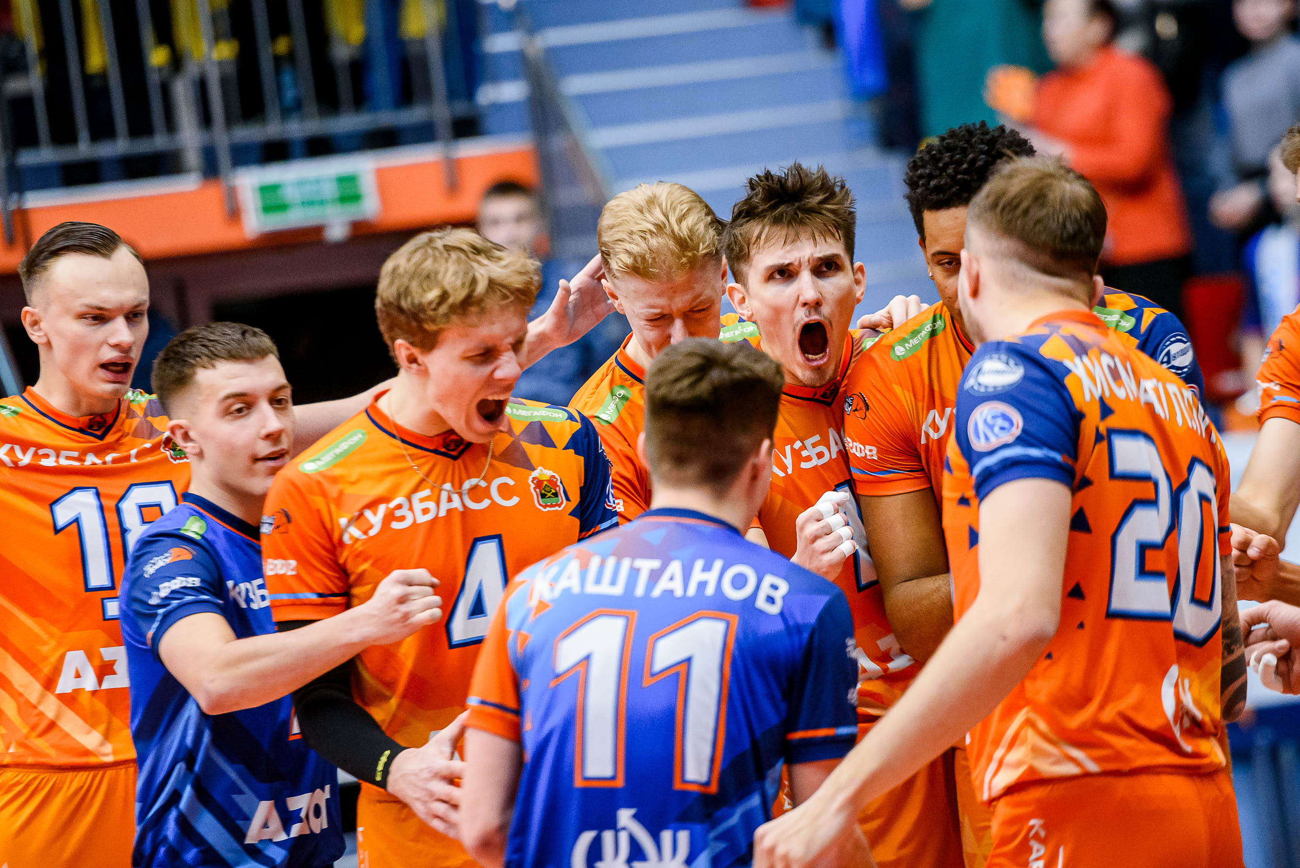 Волейбольный «Кузбасс» одержал вторую гостевую победу подряд в Суперлиге