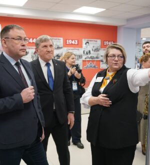 Илья Середюк проверил качество капремонта деревенской школы в Юргинском округе