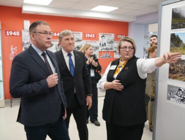 Илья Середюк проверил качество капремонта деревенской школы в Юргинском округе