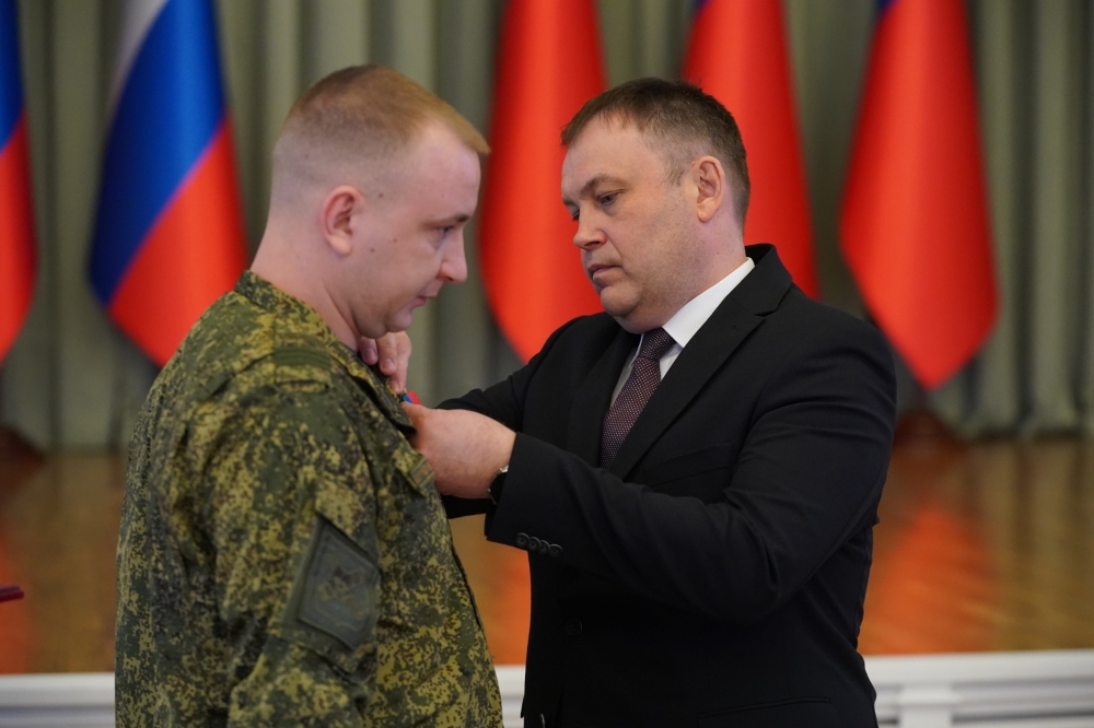 Губернатор Кузбасса наградил участников боевых действий в преддверии Дня защитника Отечества