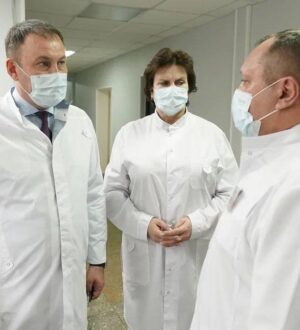 Губернатор проверил  подопечных психоневрологического интерната в Прокопьевской больнице