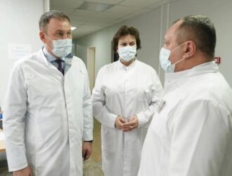 Губернатор проверил  подопечных психоневрологического интерната в Прокопьевской больнице