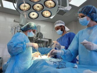 Кузбасские хирурги пересадили почку пациентке в экстремальной ситуации