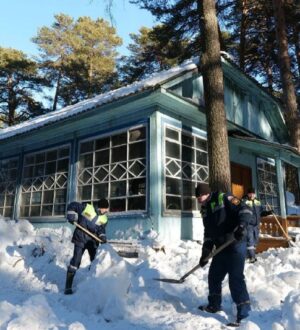 В Рудничном бору Кемерова готовятся к разбору старого здания спортшколы