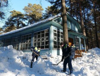 В Рудничном бору Кемерова готовятся к разбору старого здания спортшколы