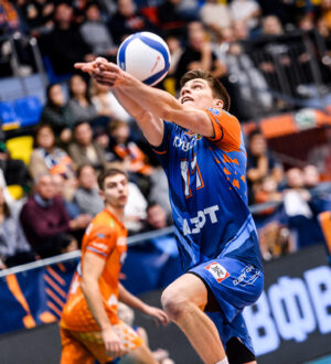 Волейбольный «Кузбасс» дома проиграл казанскому «Зениту» в трех сетах