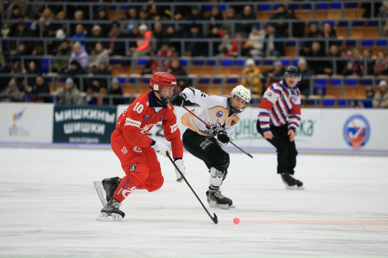 Хоккейный «Кузбасс» выиграл у «Енисея» с двукратным перевесом в матче Суперлиги