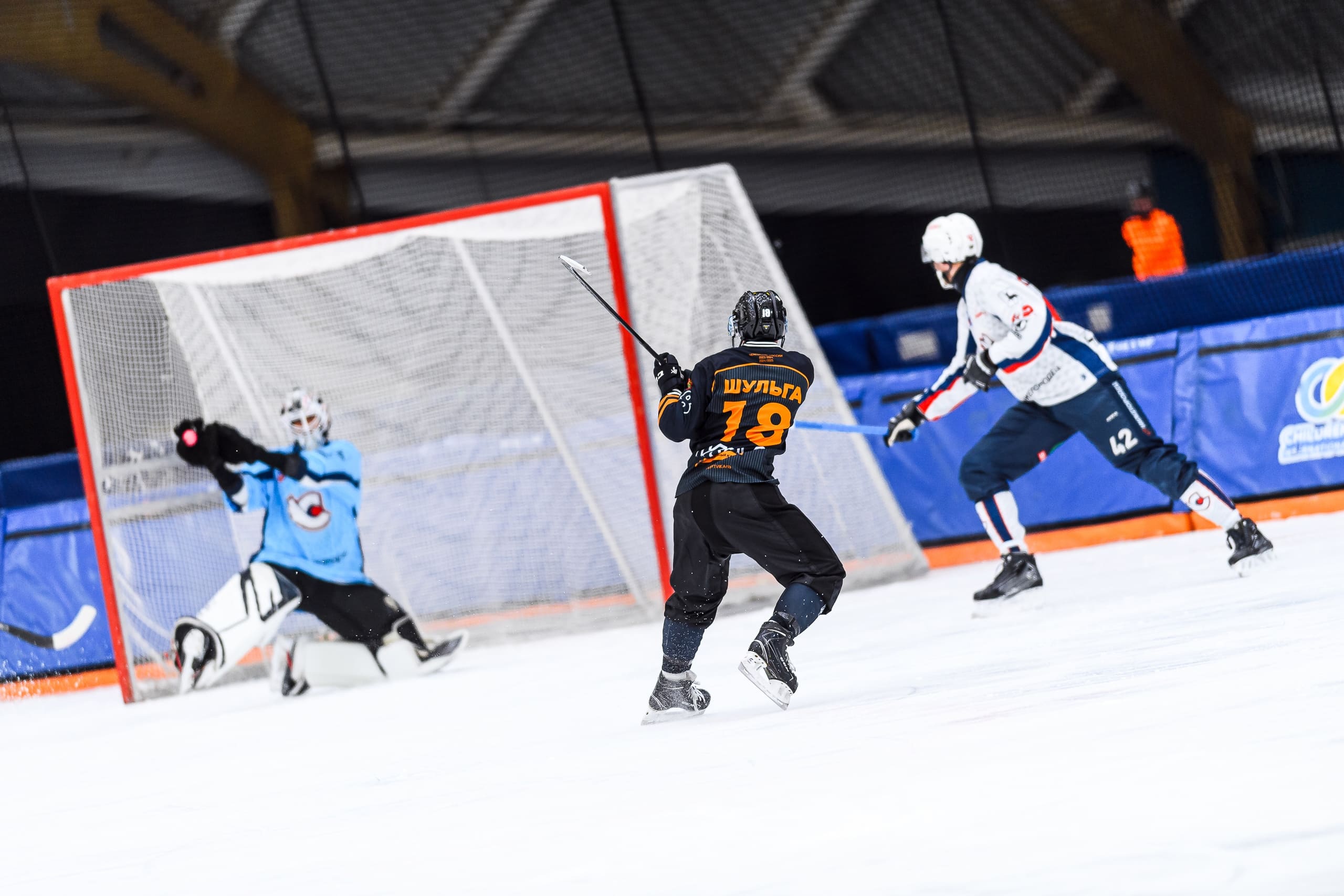 «Кузбасс» упрочил преимущество в серии ¼ финала чемпионата России по бенди