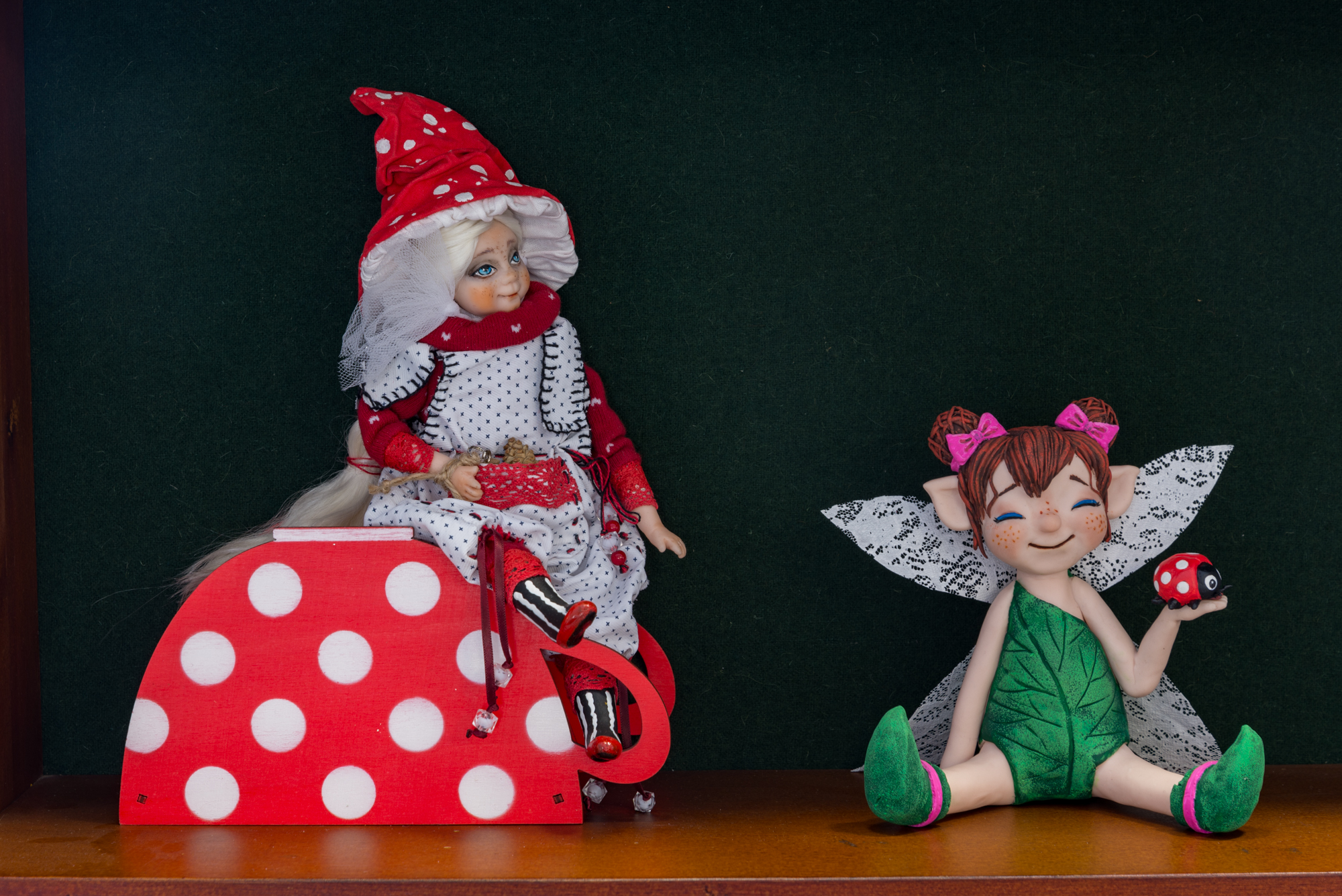 Персонажи из сказок, мишки Тэдди и милые зверюшки: новокузнецкий клуб «Кукломагия» приглашает на интересную выставку