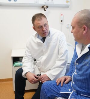 Губернатор Кузбасса навестил проходящих лечение в госпитале Юрги бойцов СВО