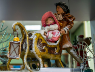 В Прокопьевске открыли выставку «Сказки, рожденные морозом»