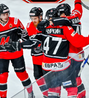 Новокузнецкий «Металлург» дома одолел «Омские Крылья» с отрывом в две шайбы