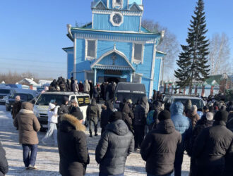 В Прокопьевске простились с погибшими в сауне подростками