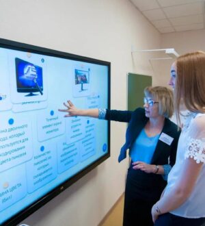 «Их задача – не бумажки заполнять»: кузбасские учителя могут сообщить о лишней нагрузке в Роспотребнадзор