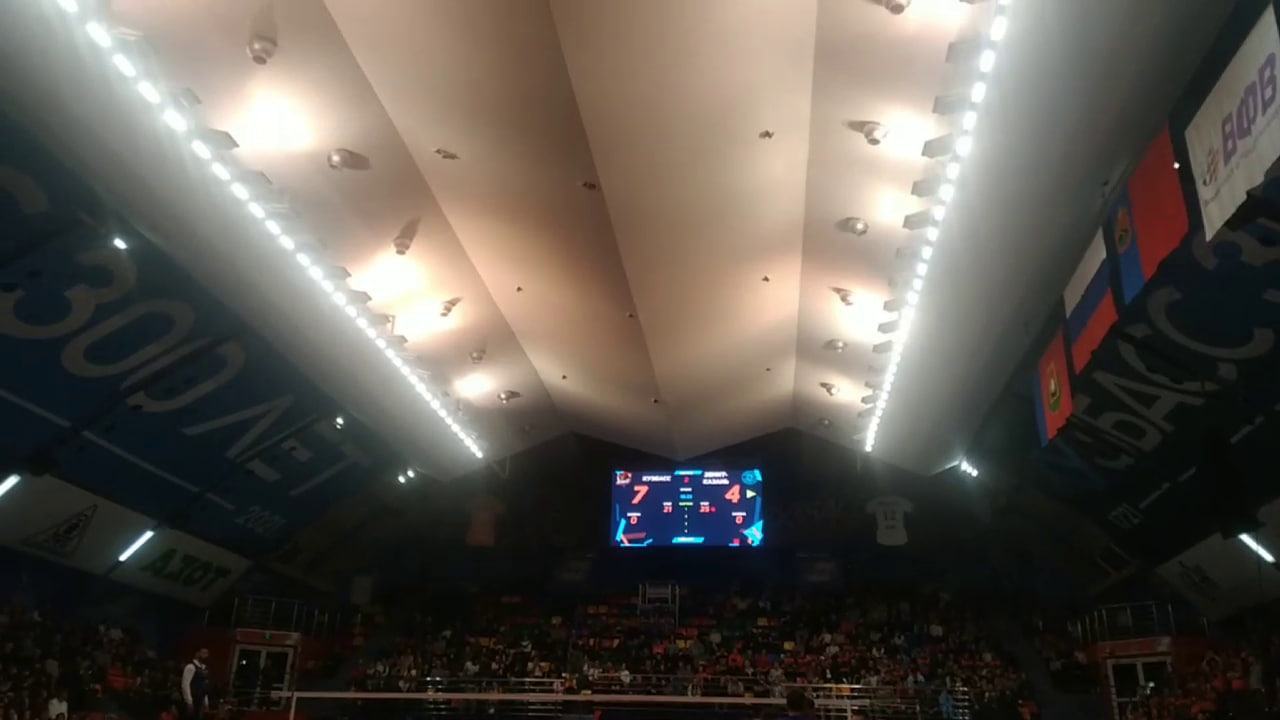 Проблемы с освещением возникли во время матча волейбольного «Кузбасса»