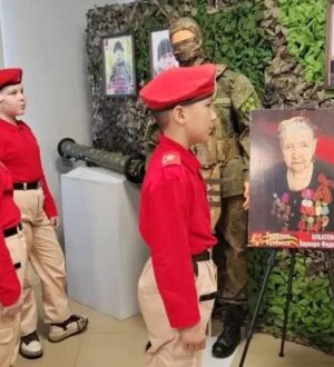 В Мысках открылась выставка, посвященная защитникам Отечества