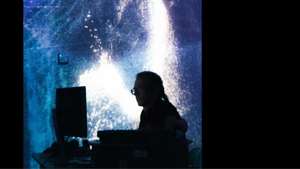 Музыкальное «неорганическое цветение»: как кемеровское трио создает через звуки и визуал потусторонние миры