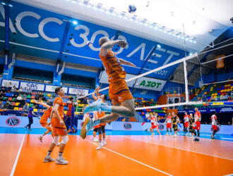 Волейбольный «Кузбасс» сегодня сыграет в гостях с соседом по турнирной таблице