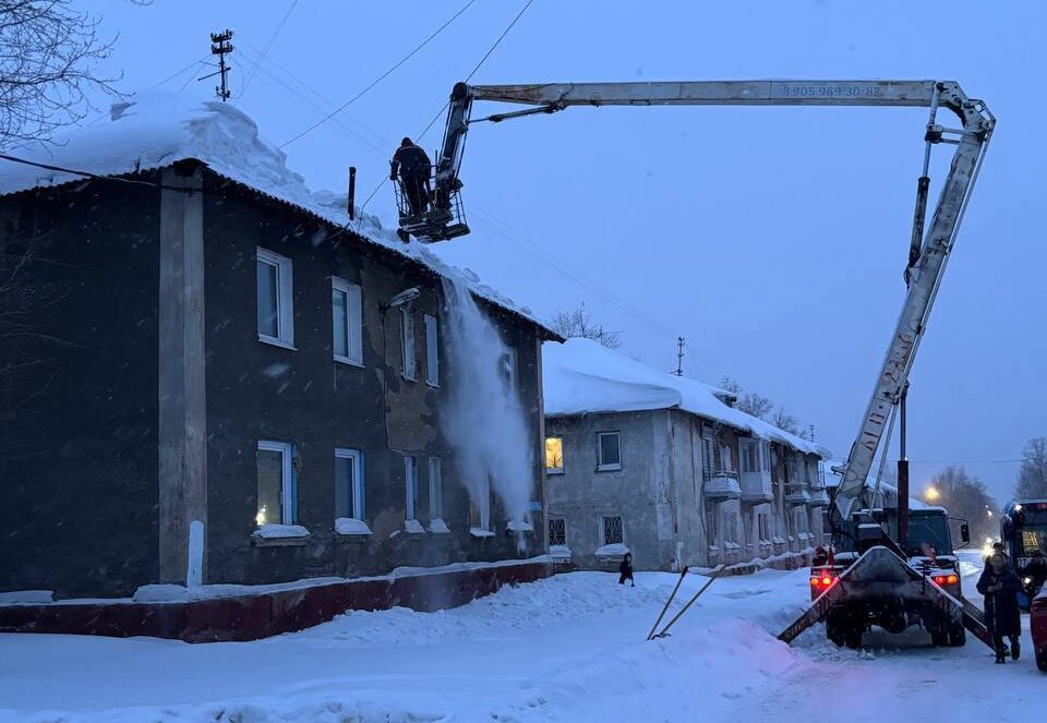 Прокуратура организовала проверку после повреждения крыши в Кемерове