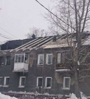 В Кемерове показательно восстанавливают просевшую крышу