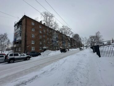 Мэр Калтана рассказал, когда начнут ремонтировать поврежденную сугробами крышу