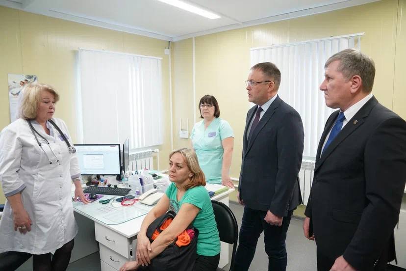 Илья  Середюк проверил работу модульной амбулатории в Юргинском округе