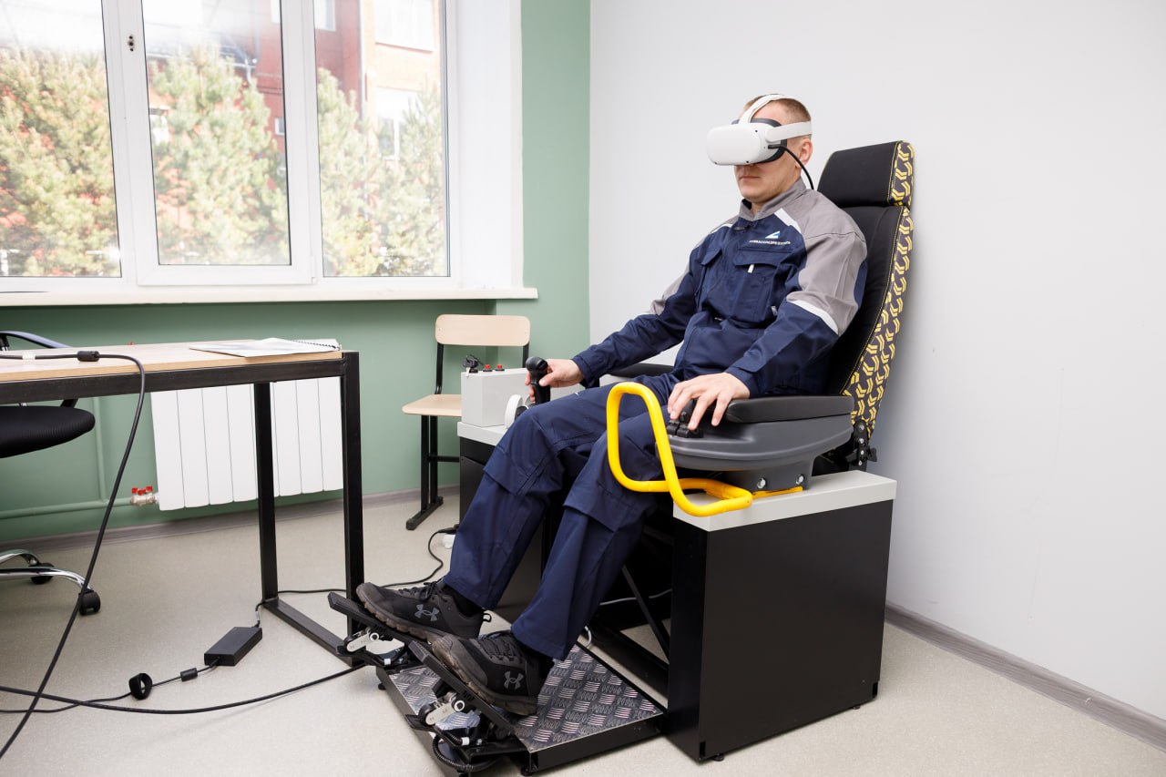 «Кузбассразрезуголь» будет обучать машинистов бульдозеров с помощью технологий виртуальной реальности