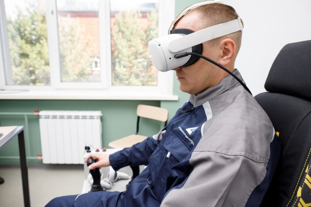 «Кузбассразрезуголь» будет обучать машинистов бульдозеров с помощью технологий виртуальной реальности