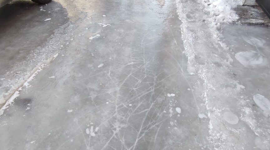 «Забросили тротуары»: губернатор Кузбасса снова раскритиковал работу коммунальщиков